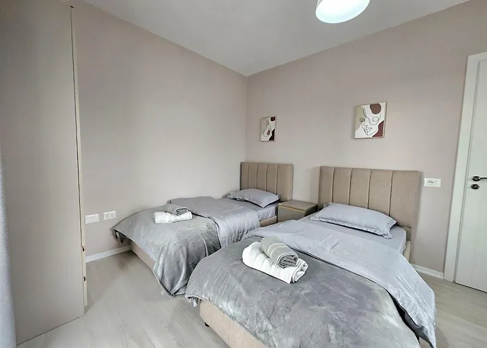 Skyvista Apartment *