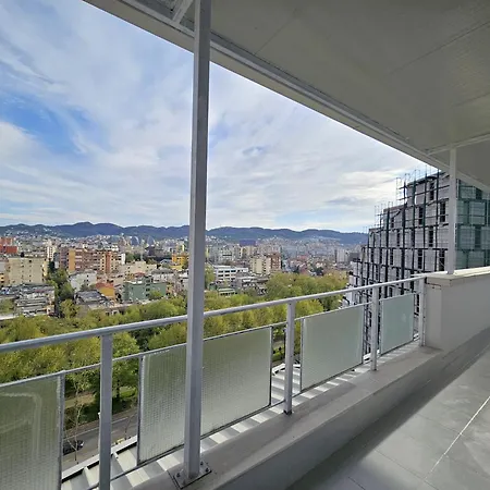 Skyvista Apartmán *